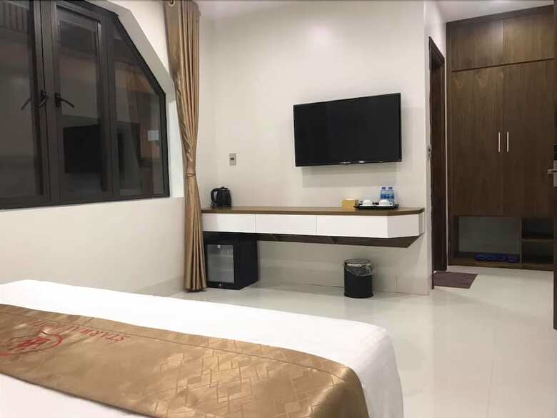 Starway Hotel
