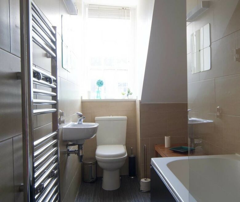 Perfect Location - Stylish 2bd Rose St Apartment