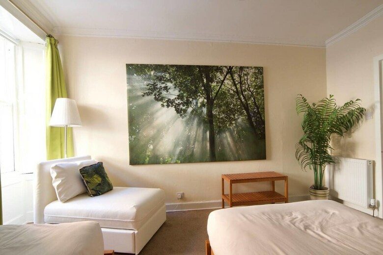 Perfect Location - Stylish 2bd Rose St Apartment