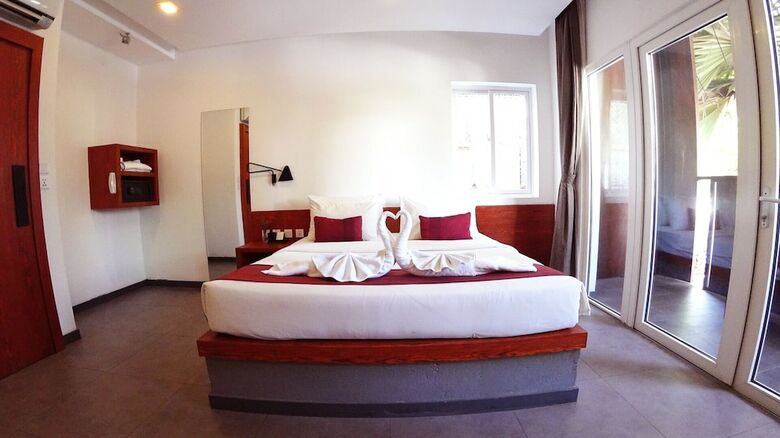 Aparthotel Hotel Records