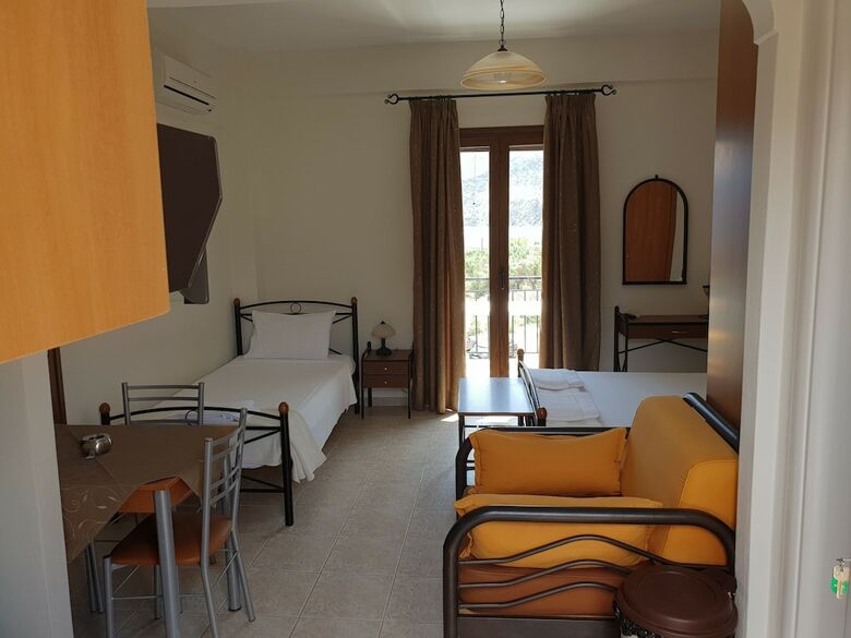 Domaine Papakonstantis Apartments To Let
