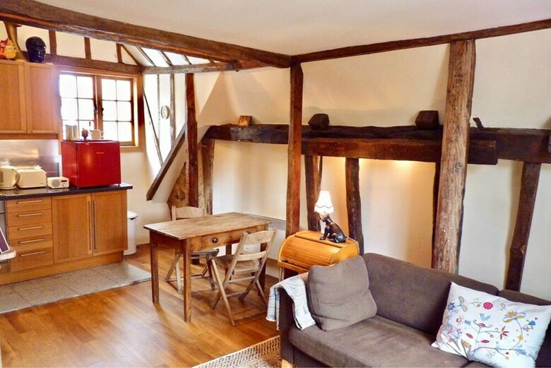 Bed & Breakfast Four Doors