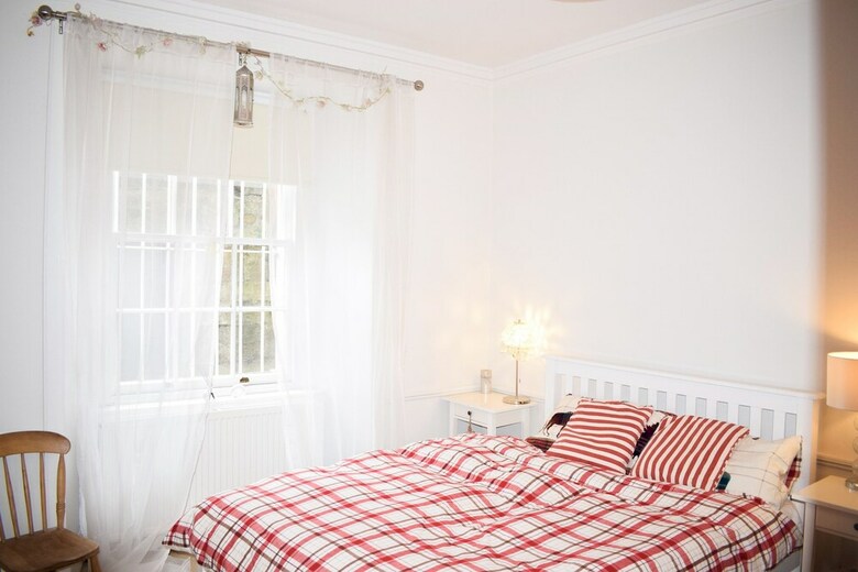 Spacious 2 Bedroom Inverleith Home With Garden