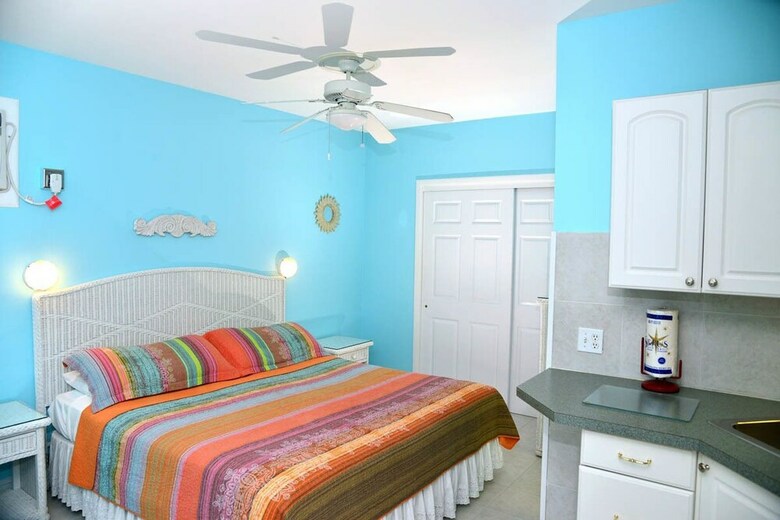 The Palmview And Sandpiper Inns