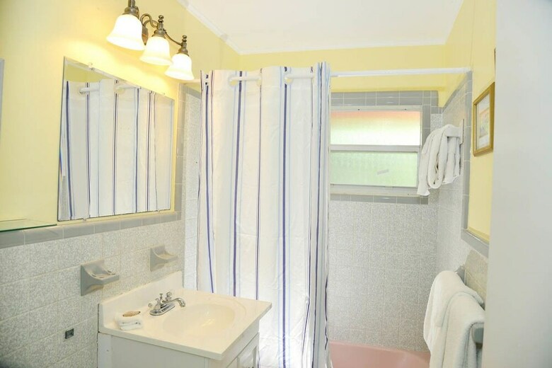 The Palmview And Sandpiper Inns