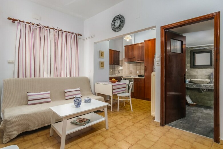Lovely Maisonette In Beautiful Milos
