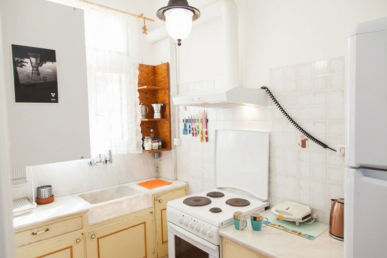 Beautiful Apartment Near Keramikossubway