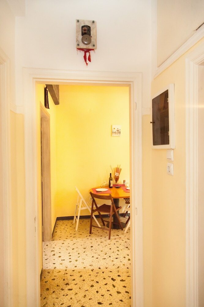 Beautiful Apartment Near Keramikossubway