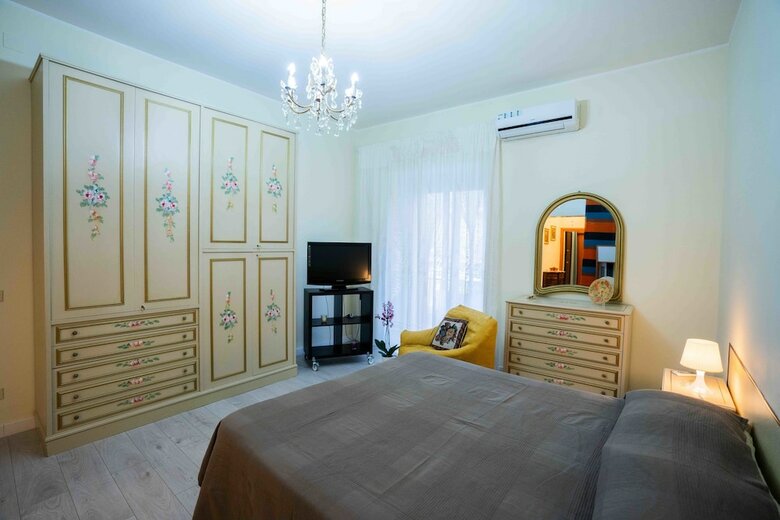 Rocca Di Cerere Apartments
