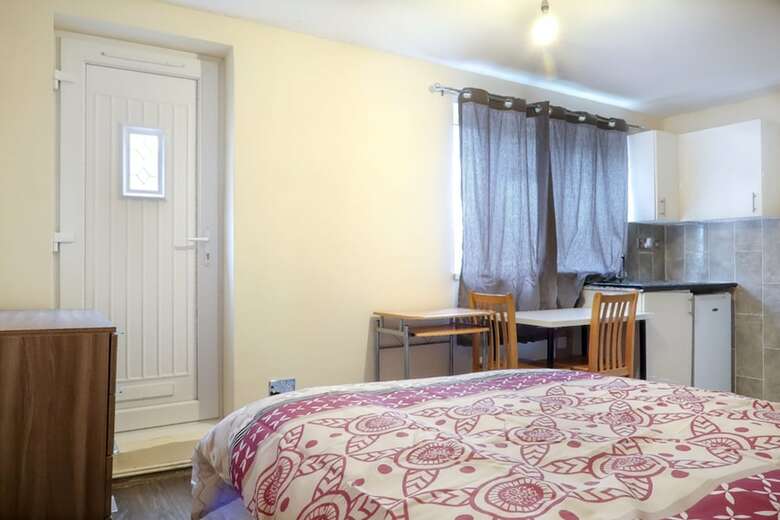 Apartamentos Portway Deluxe En Suite Room