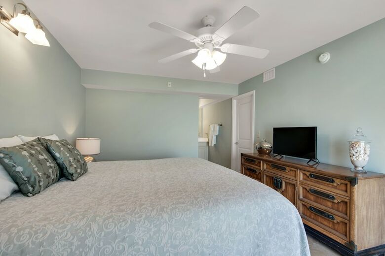 Regency Towers 703 West  - One Bedroom Condo
