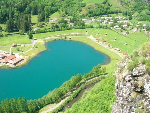 Les Roulottes Du Lac Des Graves