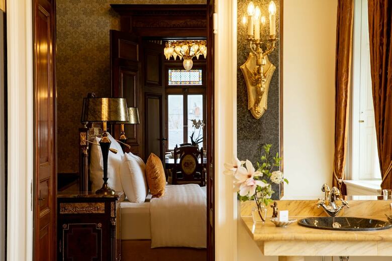 Hotel Schloss Lieser, Autograph Collection