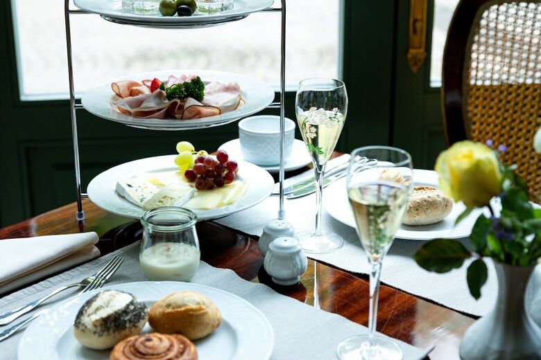 Hotel Schloss Lieser, Autograph Collection