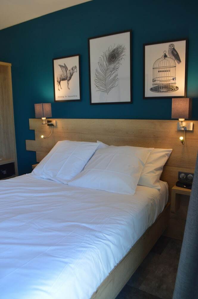 Ax Hotel