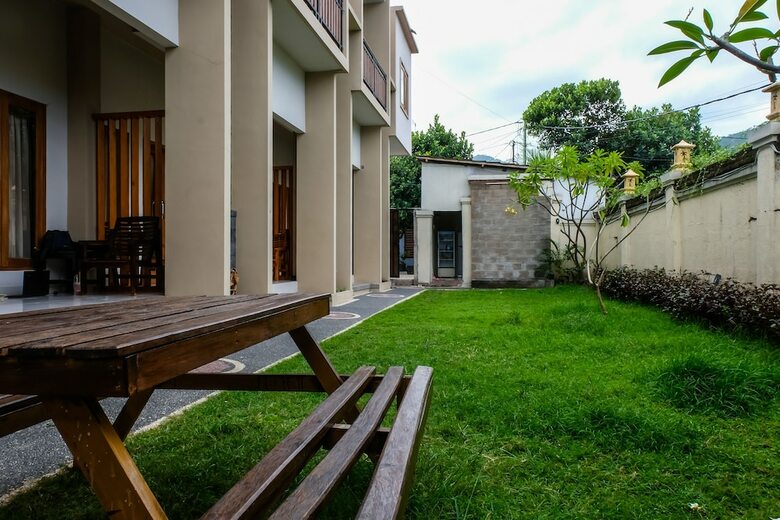 Hotel Oyo 992 Semilir Senggigi Inn