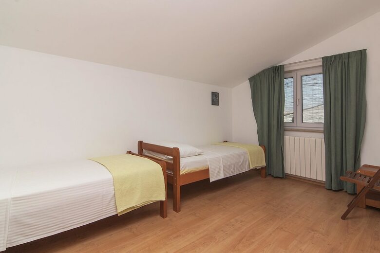 Apartments Levan Ceja