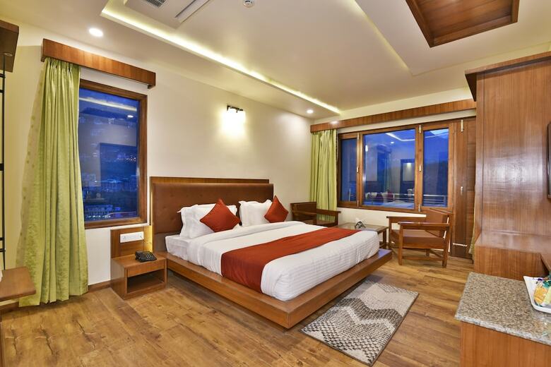 Hotel Ashapuri Residency Manali