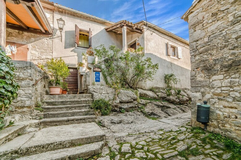 Apartamentos App And Rooms Nela Hum