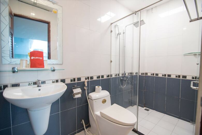 Hotel Reddoorz Plus Near Saigon Centre