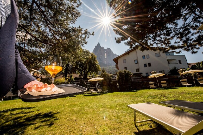 Hotel Enzian Genziana