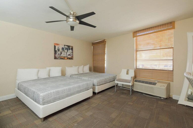 Amazing Apartment Mins From South Beach Strip!