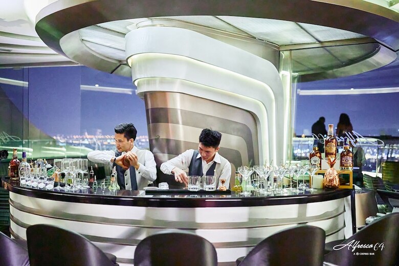 Hotel Tower Club At Lebua (The World?s First Vertical Destination)