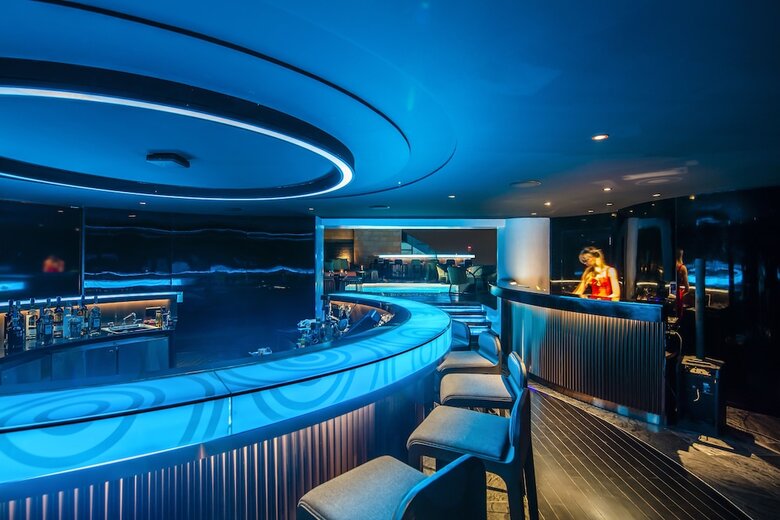 Hotel Tower Club At Lebua (The World?s First Vertical Destination)