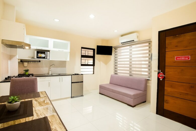 Hotel Oyo 199 Solange Apartelle