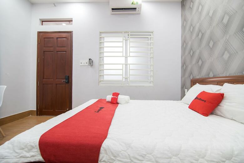 Hotel Reddoorz Plus @ Huynh Tan Phat