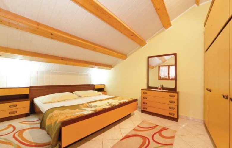Apartments Bareti?