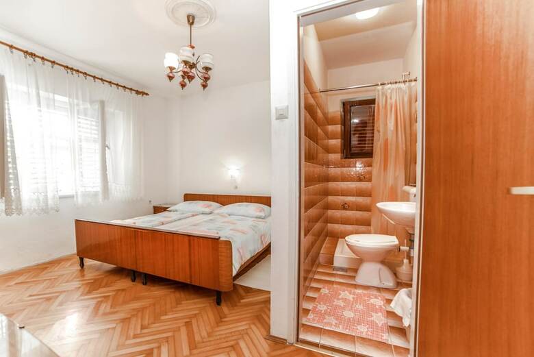 Apartments Jasko / Three Bedroom Jasko 1