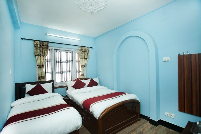 Oyo 372 Hotel Happy Inn