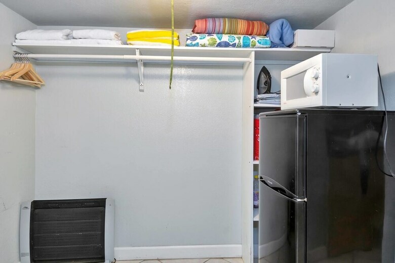Apartamentos Gorgeous Gem, Walk From The Ocean!!