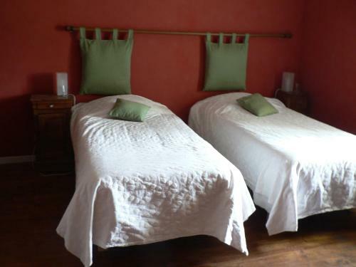 Hostal Chambres D'h�tes Et G�tes Du Ch�teau de Clauzuroux