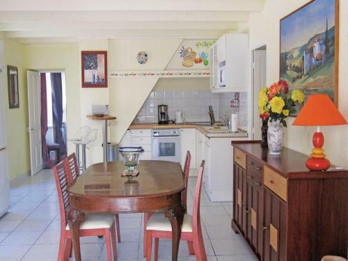 Holiday Home Beurlay Rue Rene Caille