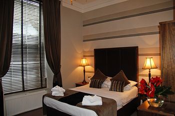 Albany Hotel