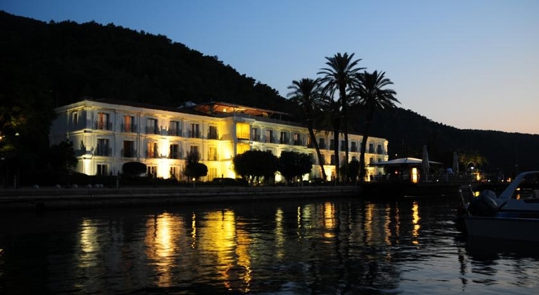 Hotel Ece Saray Marina Resort