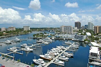 Hotel Bahia Mar Beach Resort