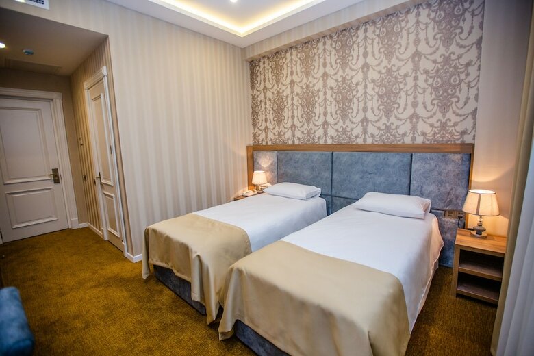 Midway Hotel