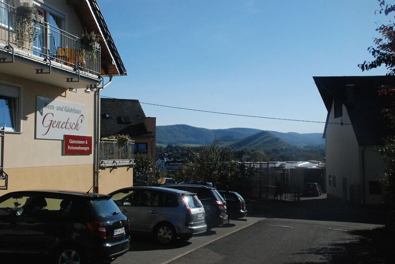 Hotel Wein- Und Gaestehaus Genetsch