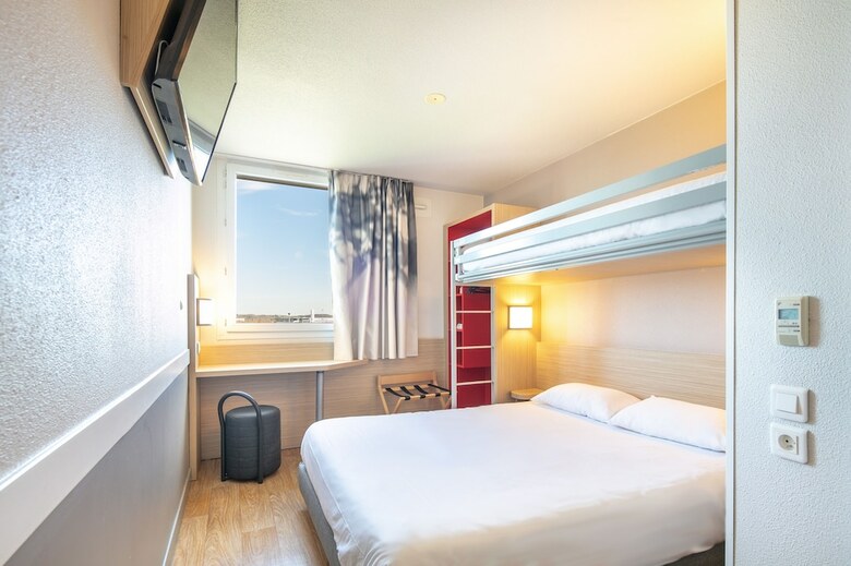 Hotel Premiere Classe Lyon Est - Saint Quentin Fallavier - A�roport