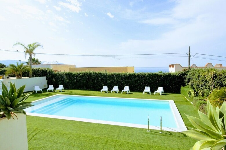 Villa Iris