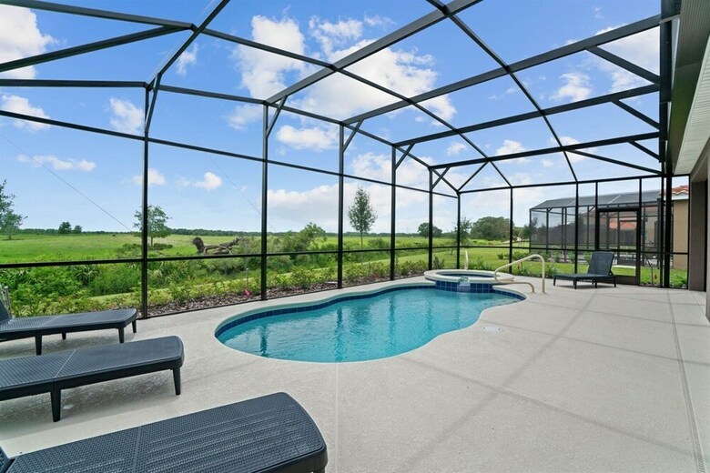 5br Pool Home W Gameroom