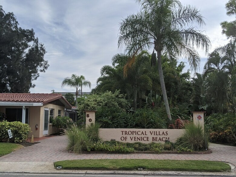 Tropical Villas Of Venice Beach