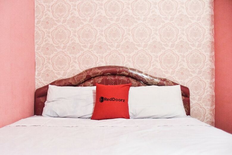 Hotel Reddoorz @ Pettarani Square
