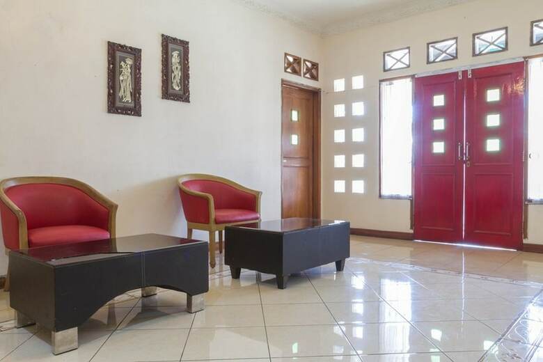 Hotel Reddoorz Plus @ Otista Garut