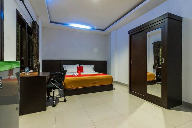 Hotel Reddoorz Premium @ Ampera Raya 2