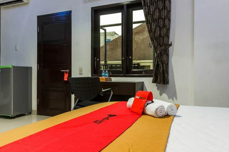 Hotel Reddoorz Premium @ Ampera Raya 2