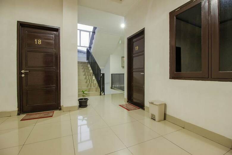 Hotel Reddoorz Premium @ Ampera Raya 2